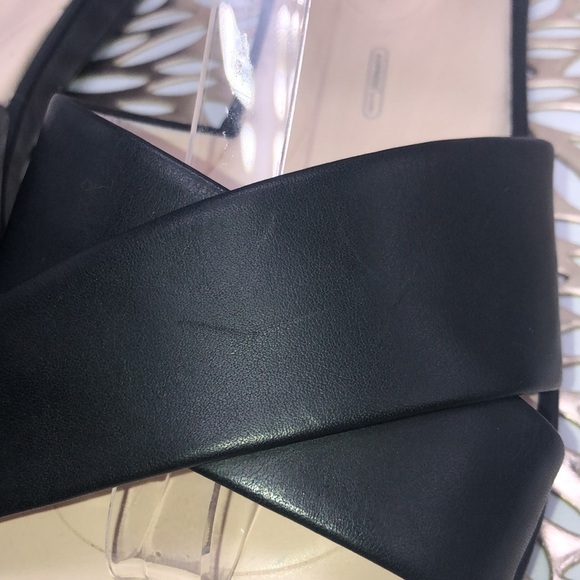 ROCKPORT Walkability Black Leather Ankle Strap Crisscross Vamp Flat Sandals S/9 - Picture 4 of 11